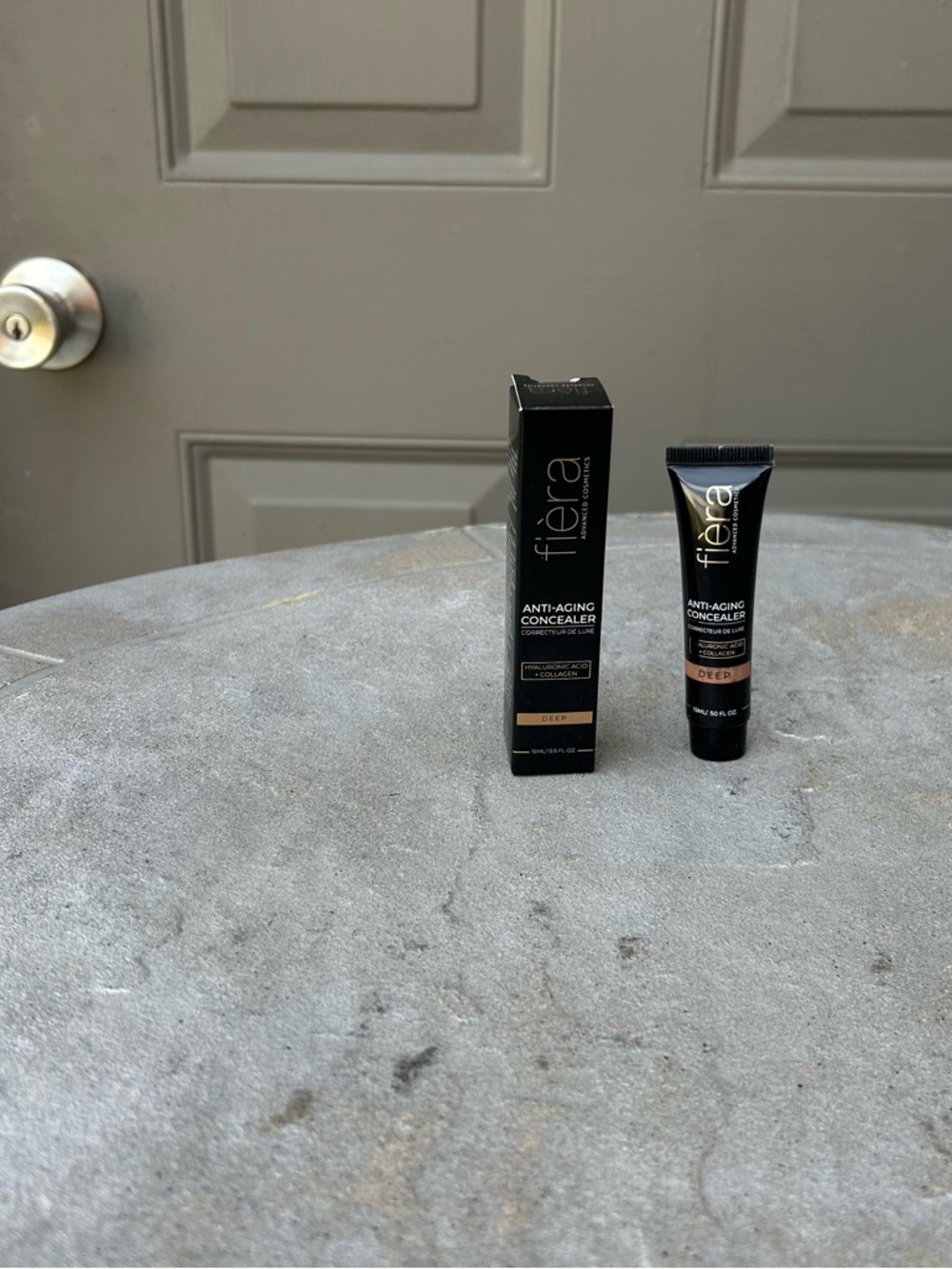 Fiera Anti-Aging Concealer - Deep - Picture 4 of 7